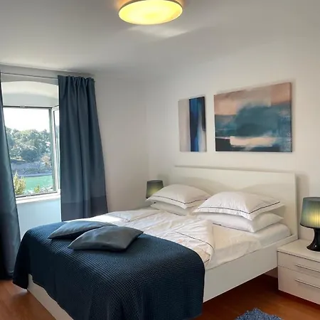 Apartment Jelka 1 *